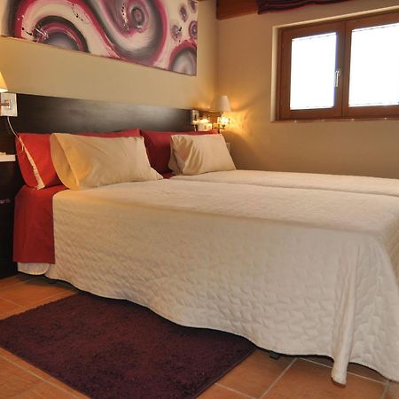Hostal De Cabrit Sant Mateu Ngoại thất bức ảnh